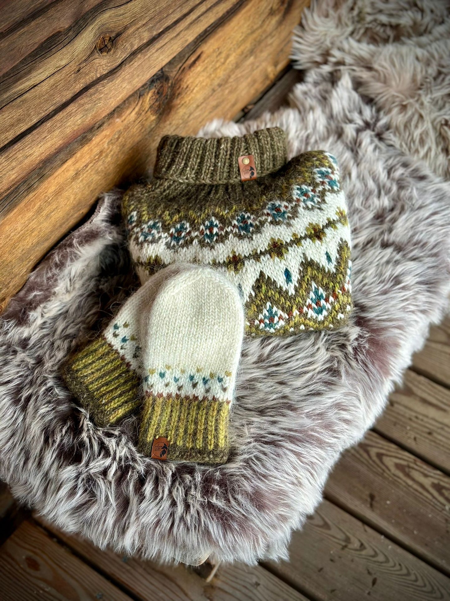 Laavuvanttuut - Knitted Mitten Pattern