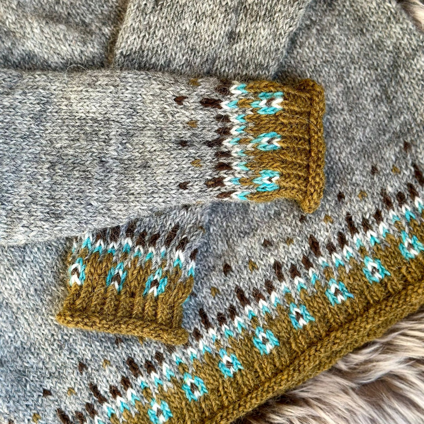Linlo Light - Knitted Sweater Pattern