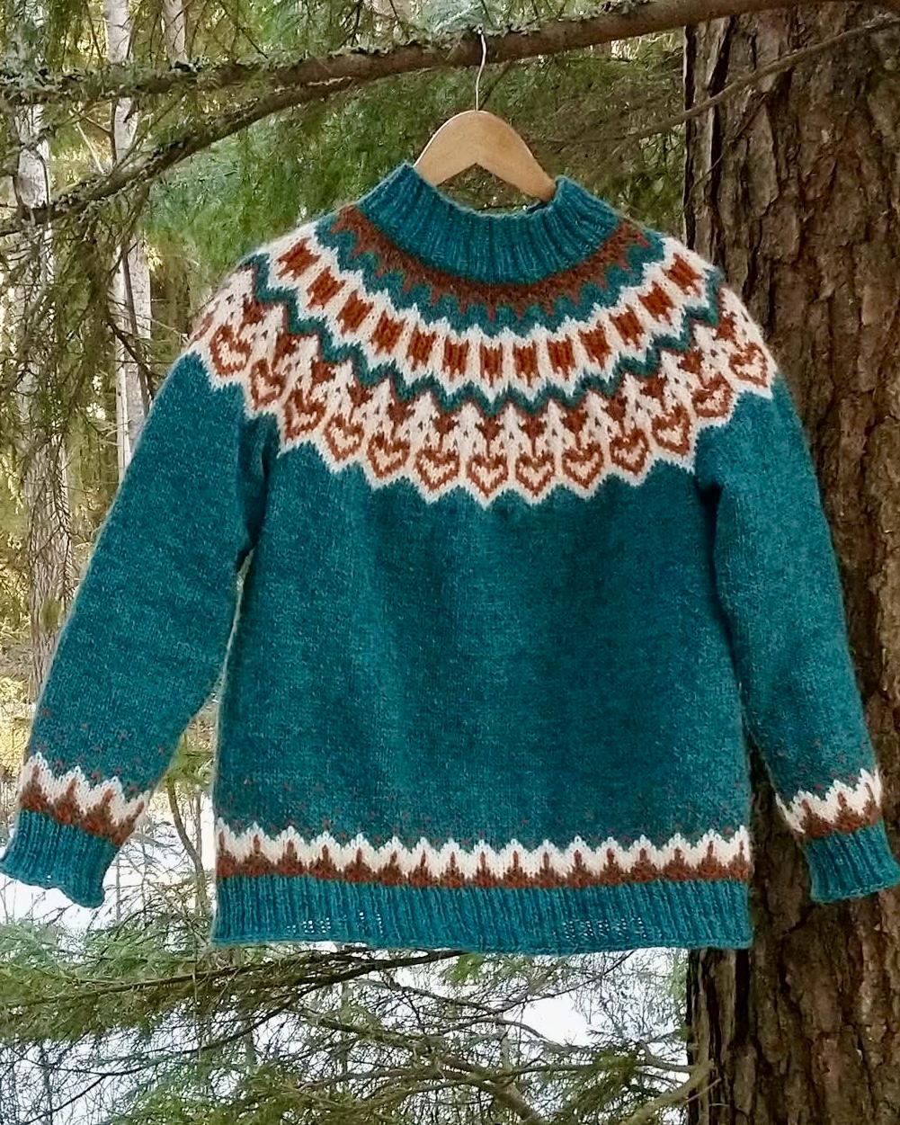 Halti Light- Knitted Sweater Pattern