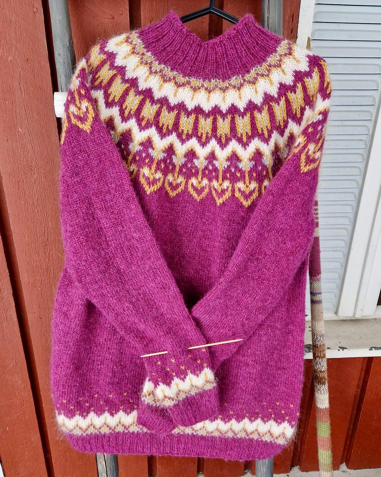 Halti Light- Knitted Sweater Pattern