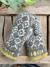 Hellä - Knitted Mitten Pattern