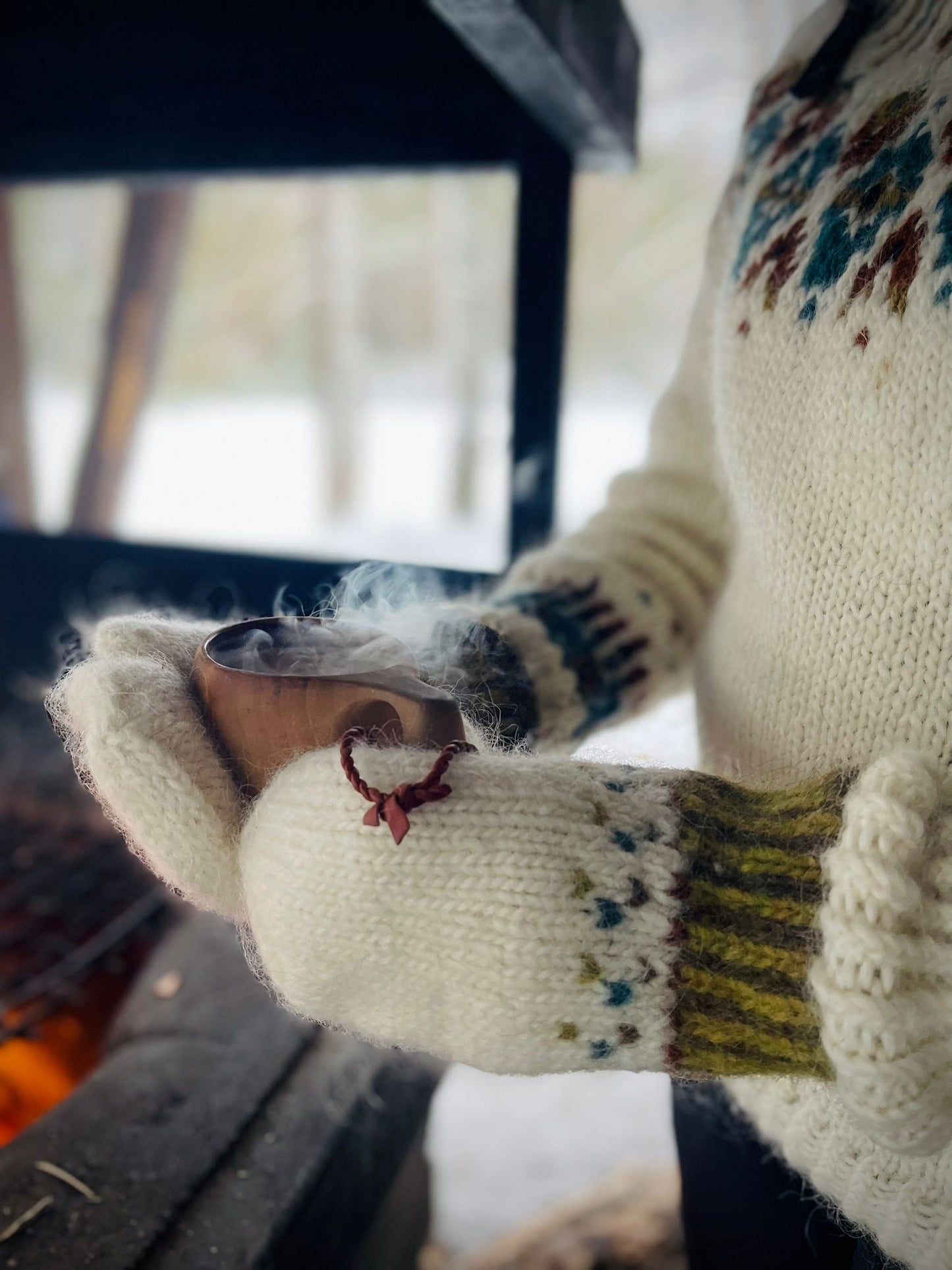 Laavuvanttuut - Knitted Mitten Pattern