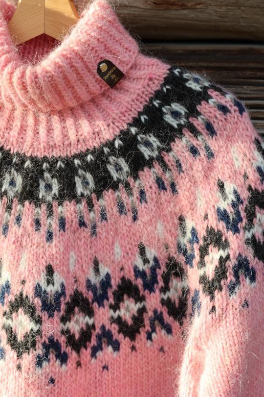 Linlo - Knitted Sweater Pattern